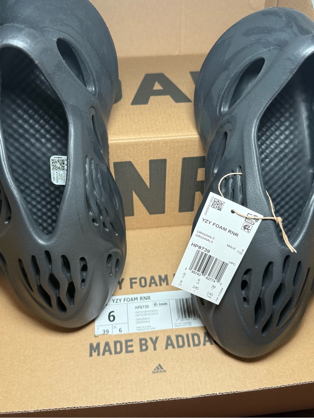 adidas Kids YZY Foam RNR Clogs - Black